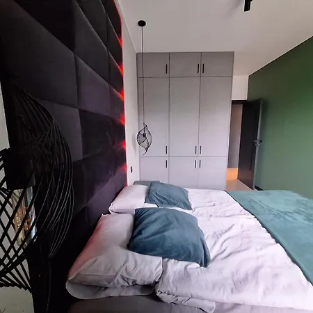 Loft Apartment *